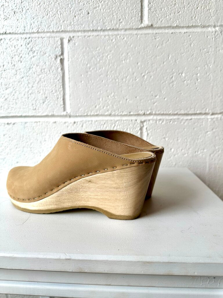 No. 6 Bella Clogs