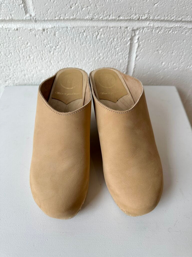 No. 6 Bella Clogs