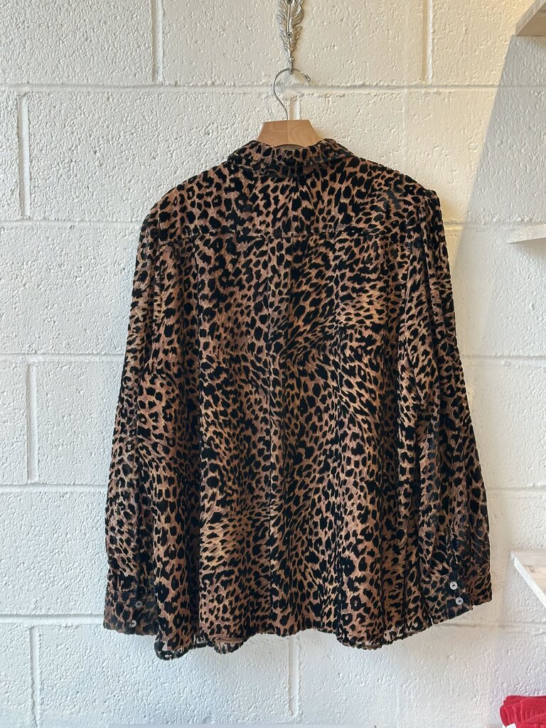 NEW Tuckernuck Velvet leopard print button down shirt
