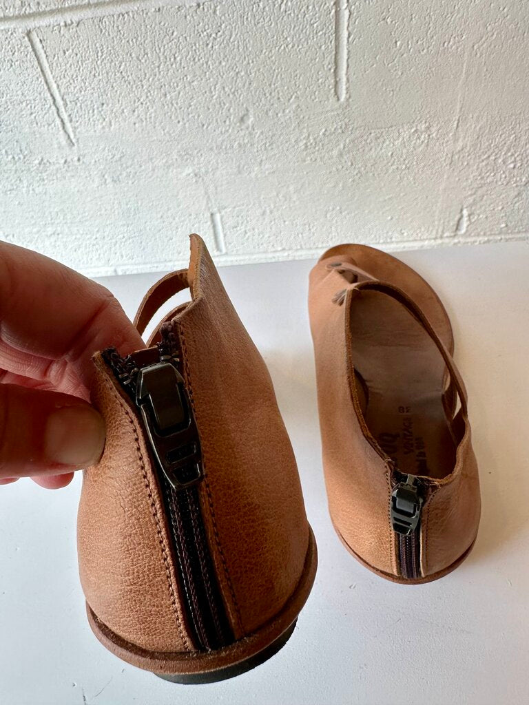 Cydwoq Handmade Sandal