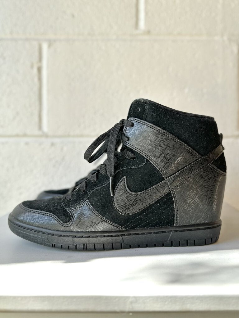 Nike 'Dunks Sky High' sneakers