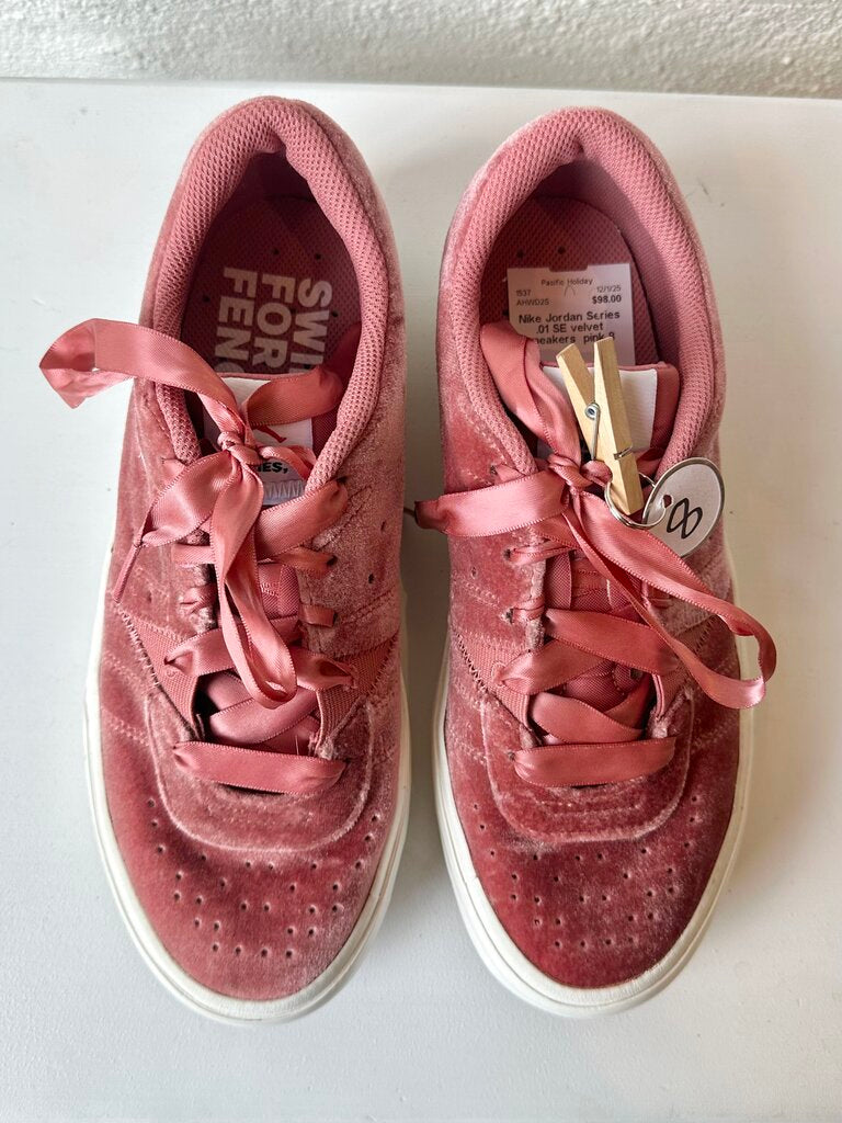 Nike Jordan Series .01 SE velvet sneakers