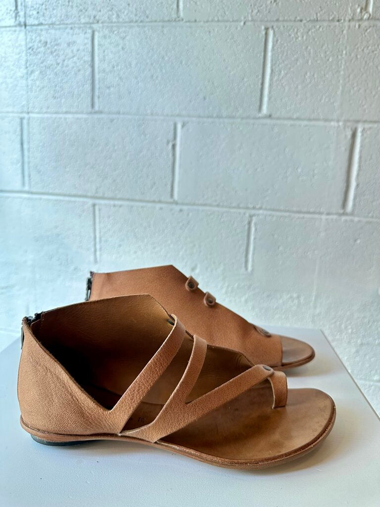 Cydwoq Handmade Sandal